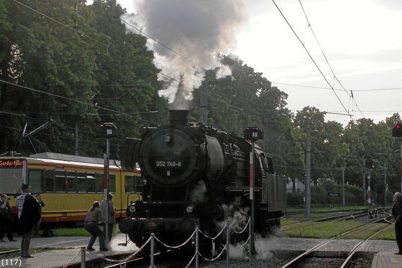Bahn 117.jpg - Umsetzen der Lok in Ettlingen - nun für die Fahrt bergauf nach Bad Herrenalb zurück.